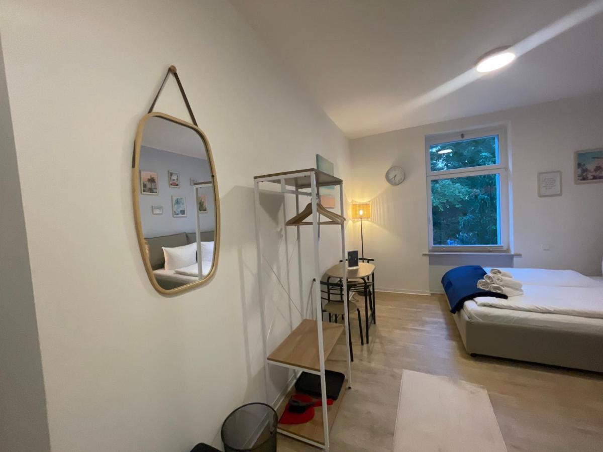 Vorstadtoase - 2 Personen - Eichwalde, Naehe Ber - Queensize-Bett, Netflix, Parken Εξωτερικό φωτογραφία