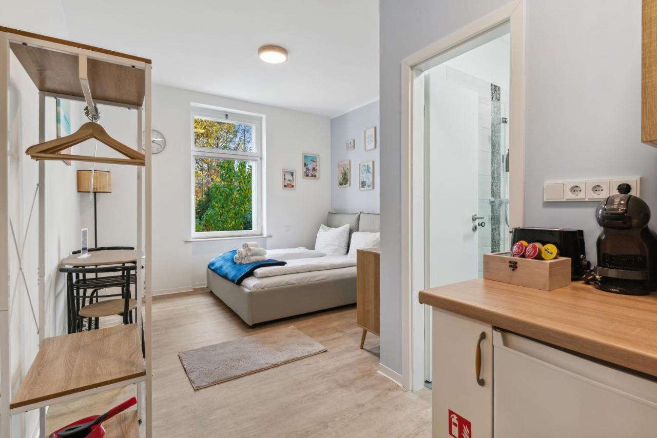 Vorstadtoase - 2 Personen - Eichwalde, Naehe Ber - Queensize-Bett, Netflix, Parken Εξωτερικό φωτογραφία